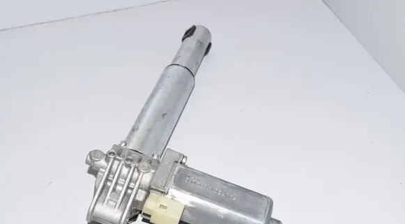 BMW 5 E60 E61 Seat adjustment motor 8321086 0390203233