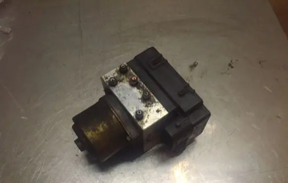 Mitsubishi Montero ABS Pump MR955425