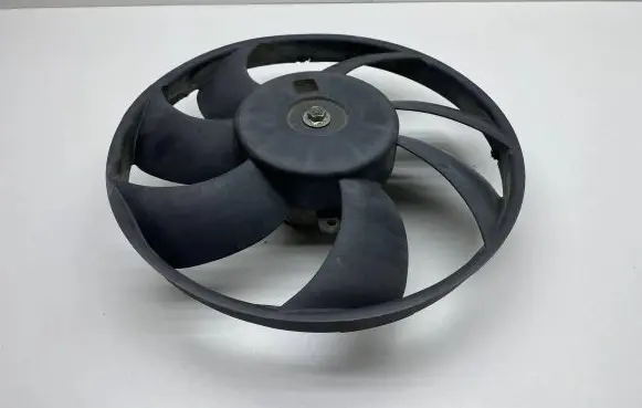 Dodge Charger Electric radiator cooling fan M153951