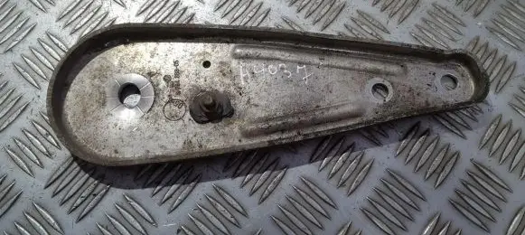 BMW 5 E60 E61 Engine mounting bracket 676488805 6764.888-05