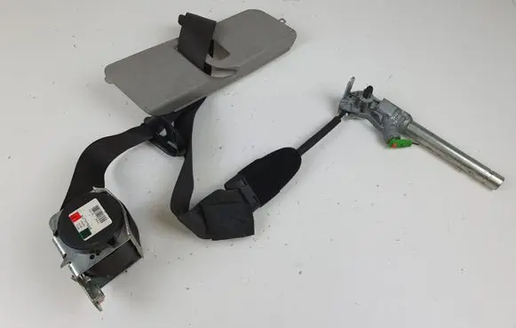 Opel Corsa D Front seatbelt 607707500E 616092200