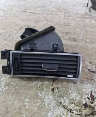 Audi A6 S6 C6 4F Dashboard side air vent grill/cover trim 4F1820902B