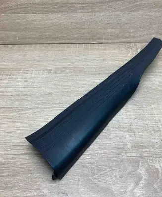 Mercedes-Benz E W211 Rear sill trim cover A2116800635 RIGHTREAR