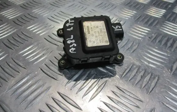 Audi A3 S3 8L Central body control module 8D2820511D