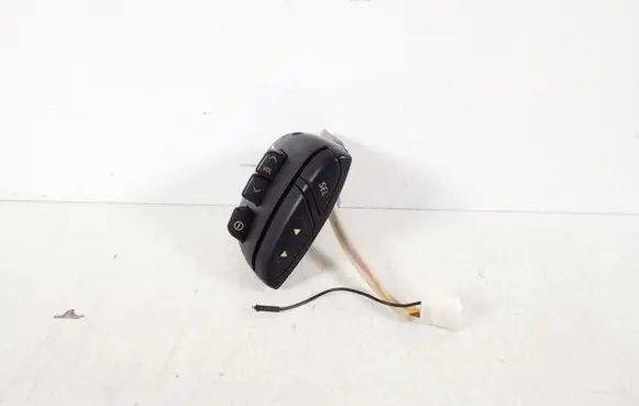 Steering wheel buttons/switches