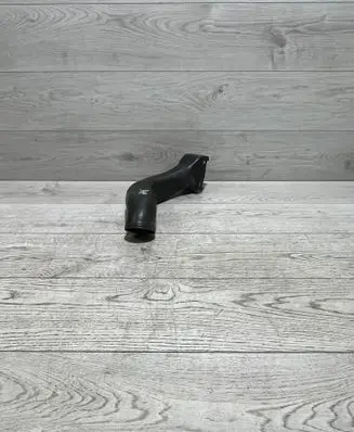 BMW 5 E39 Air intake duct part 13322247826