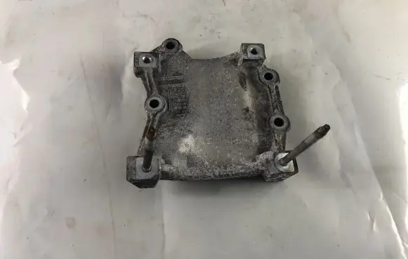 Chrysler Grand Voyager V A/C compressor mount bracket 90513199F