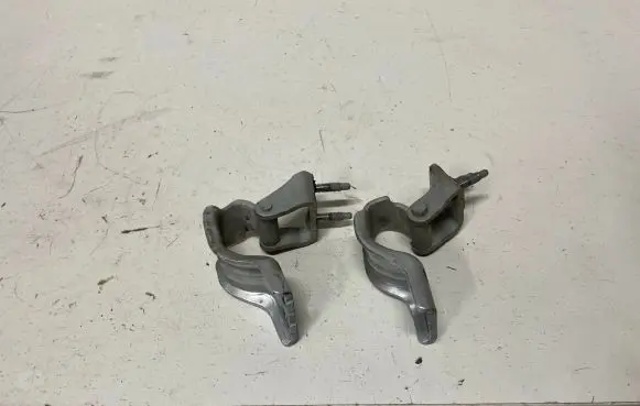 Volkswagen PASSAT B6 Tailgate/trunk/boot hinge 3C9827302D