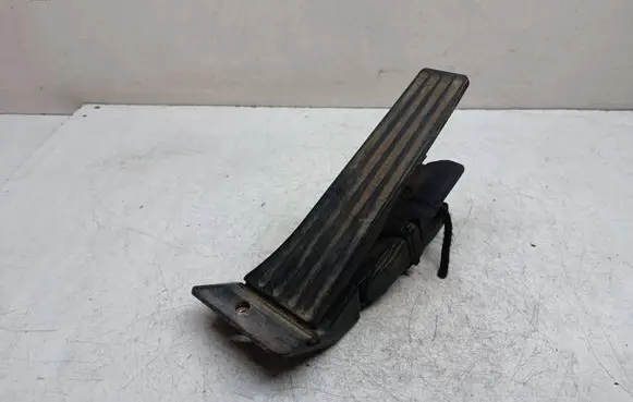 BMW 1 F20 F21 Accelerator throttle pedal 6853176 35426853176