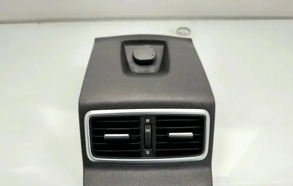 Rear air vent grill