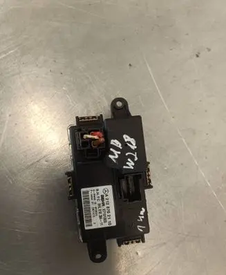 Mercedes-Benz CLS C218 X218 Heater blower motor/fan resistor A2128702110 5HL01038411 V7191003
