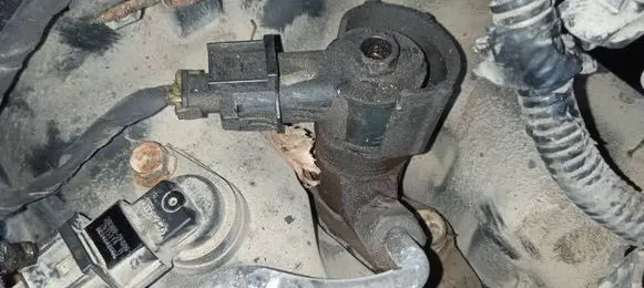 Hyundai ix35 Fuel injector 0445110374 33800-2f300