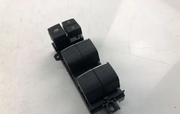 Toyota Corolla E120 E130 Electric window control switch 8404002160