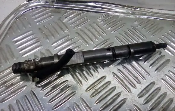Audi A6 S6 C5 4B Fuel injector 059130201D 0432133805