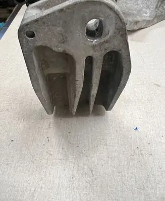 Ford Mustang VI Engine mounting bracket X05303A