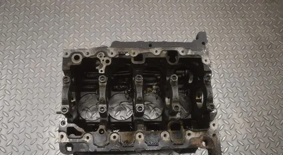 Volkswagen PASSAT B8 Engine block 03N023A CDN