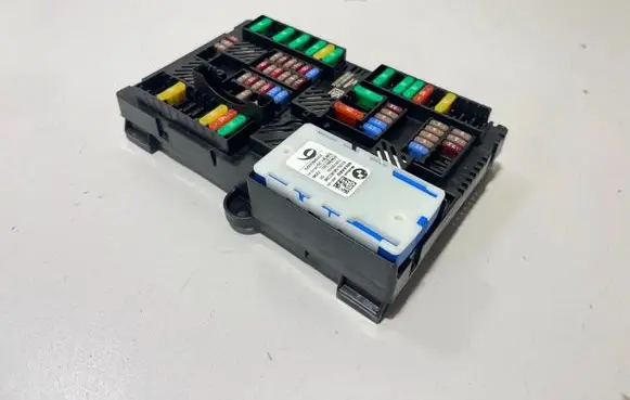 BMW X6 G06 Fuse module 5A41BD5 5B4C4A7