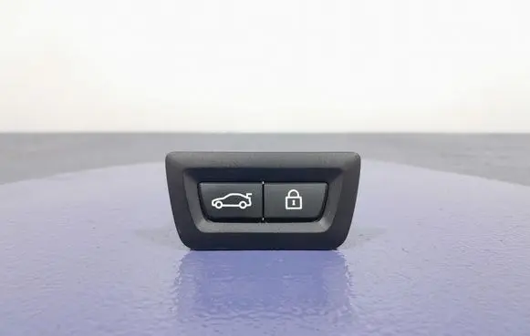 BMW M4 F82 F83 Tailgate opening switch 9275121