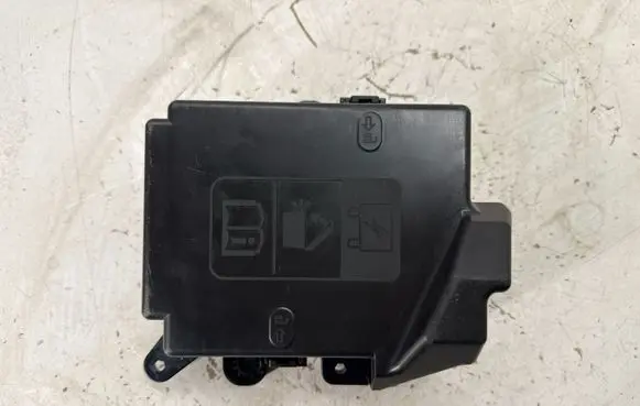 Chevrolet Camaro Fuse module 84726850 812914718 8639800000000W