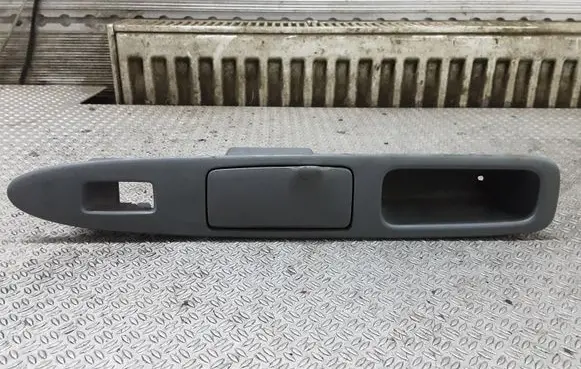 Toyota Avensis Verso Rear door window switch trim 