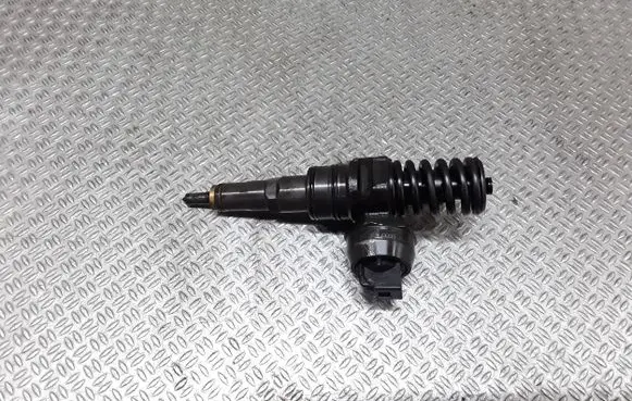 Audi A4 S4 B6 8E 8H Fuel injector 038130073BA