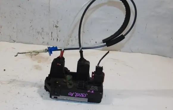Opel Zafira A Rear door lock 24414134 133071