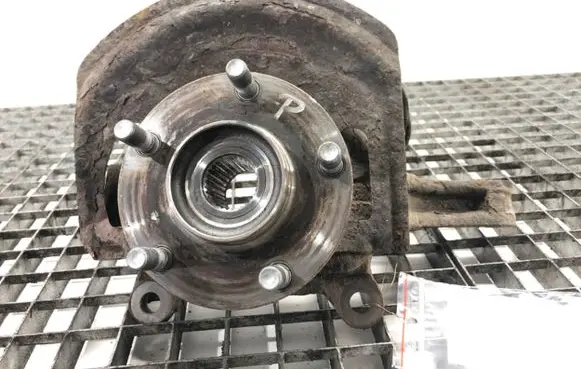 Renault Koleos I Front wheel hub spindle knuckle