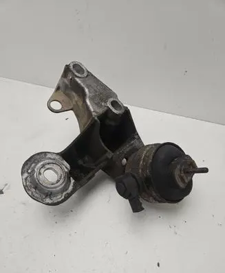 Audi A4 S4 B6 8E 8H Engine mounting bracket 8E0199351D