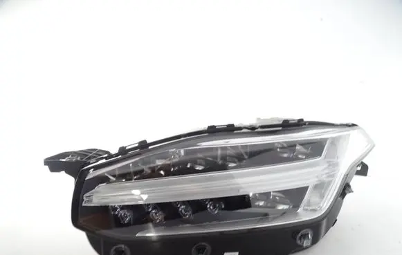 Volvo XC90 Headlight/headlamp 313531533