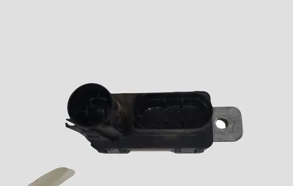 Volvo V40 Cross country Glow plug pre-heat relay 31431776 0281003145