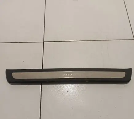 Hyundai Santa Fe Side skirt front trim 858842W500