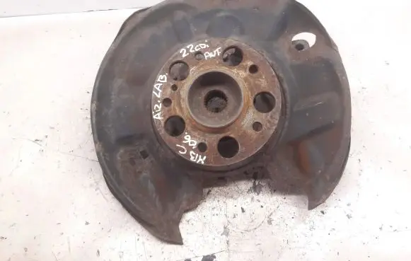 Mercedes-Benz C AMG W203 Rear wheel hub spindle/knuckle 