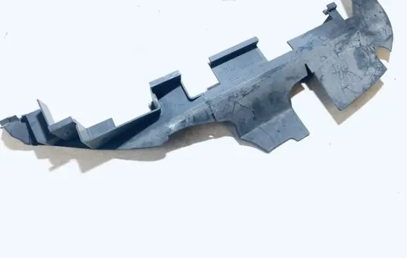 Audi A4 S4 B6 8E 8H Air intake duct part 8E0121284Q