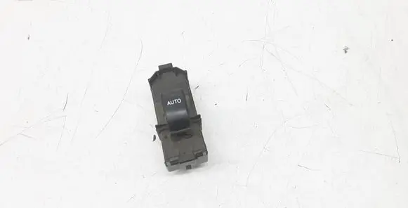 Toyota Avensis Verso Electric window control switch 8403044020