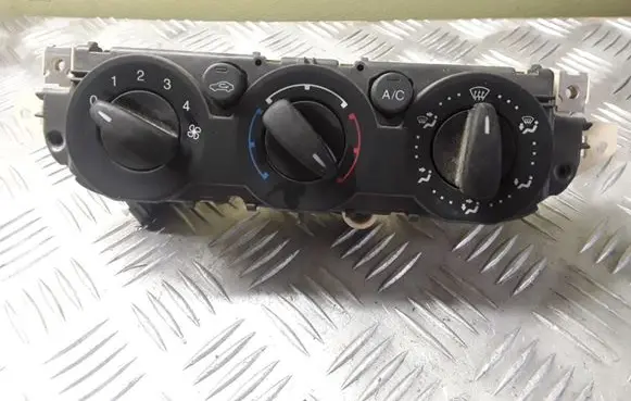 Ford Focus Climate control unit 3M5T19980AD 69607003