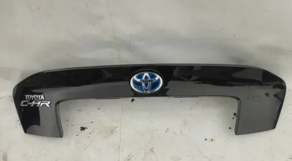 Toyota C-HR I Tailgate trim