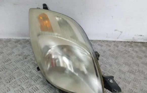 Toyota Yaris Headlight/headlamp 811100D120 89900736 17502A0111