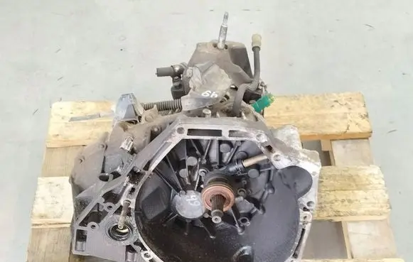 Renault Laguna III Manual 5 speed gearbox TL4A016