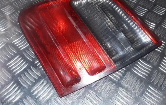 Mercedes-Benz E W210 Tailgate rear/tail lights A2109207464