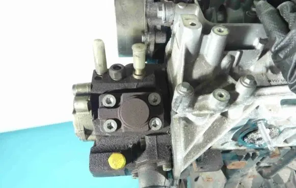 Renault Megane III Fuel injection high pressure pump 0445010208 IMPRK1356168