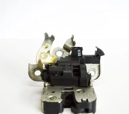Audi A3 S3 8P Tailgate/trunk/boot lock/catch/latch 8K9827505