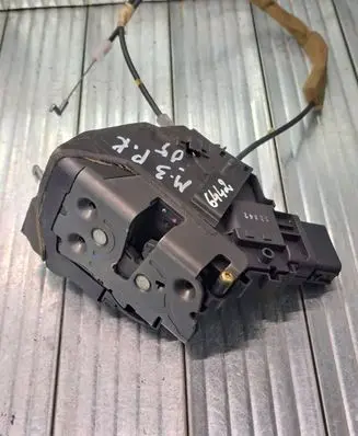Mazda 3 I Front door lock 3N6AA21813K
