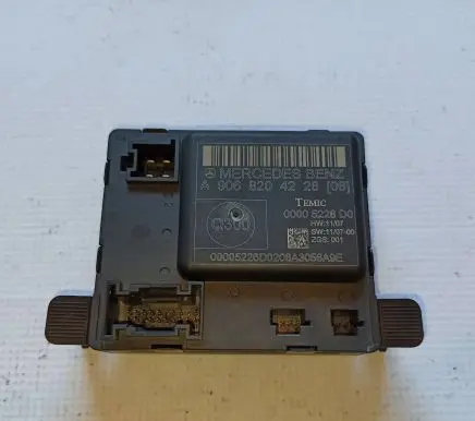Mercedes-Benz Sprinter W906 Door control unit/module A9068204226