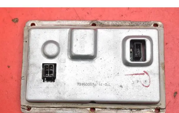 Volkswagen PASSAT B5.5 Voltage converter/converter module 3D0907391B