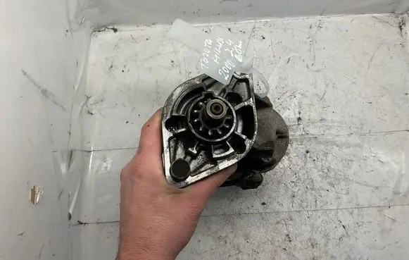 Toyota Hilux (N80, N90, N100, N110) Starter motor