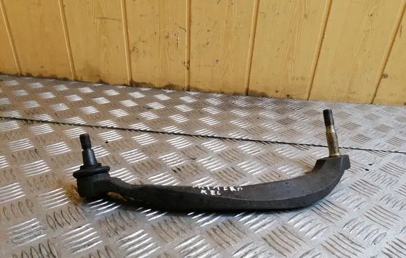 Nissan Primera Front lower control arm/wishbone 54524R