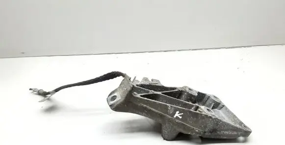 BMW 1 E82 E88 Engine mounting bracket 6776529 22116776529