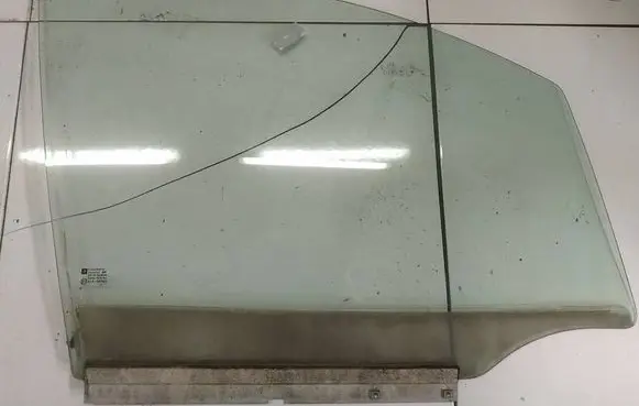 Opel Zafira A Front door window glass four-door AS2
