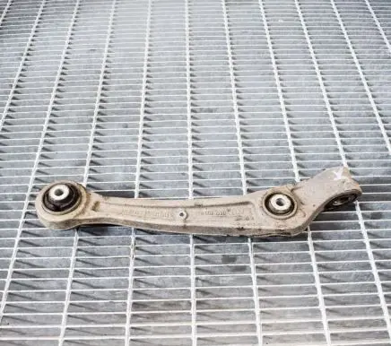 Front lower control arm/wishbone