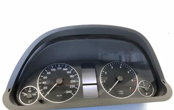 Mercedes-Benz A W169 Speedometer (instrument cluster) 1031098101